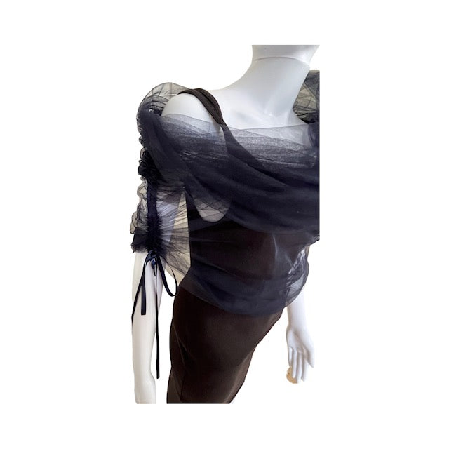 Wrap navy tulle.